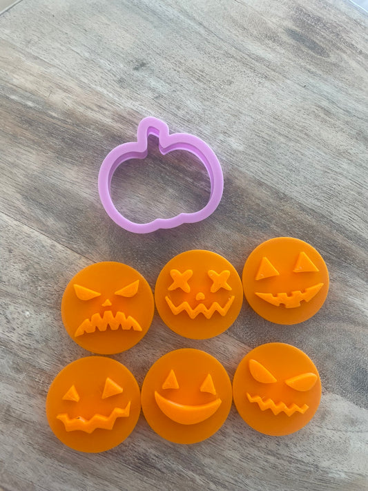 Jack-O-Lantern Pumpkin Cutter/Embossers set