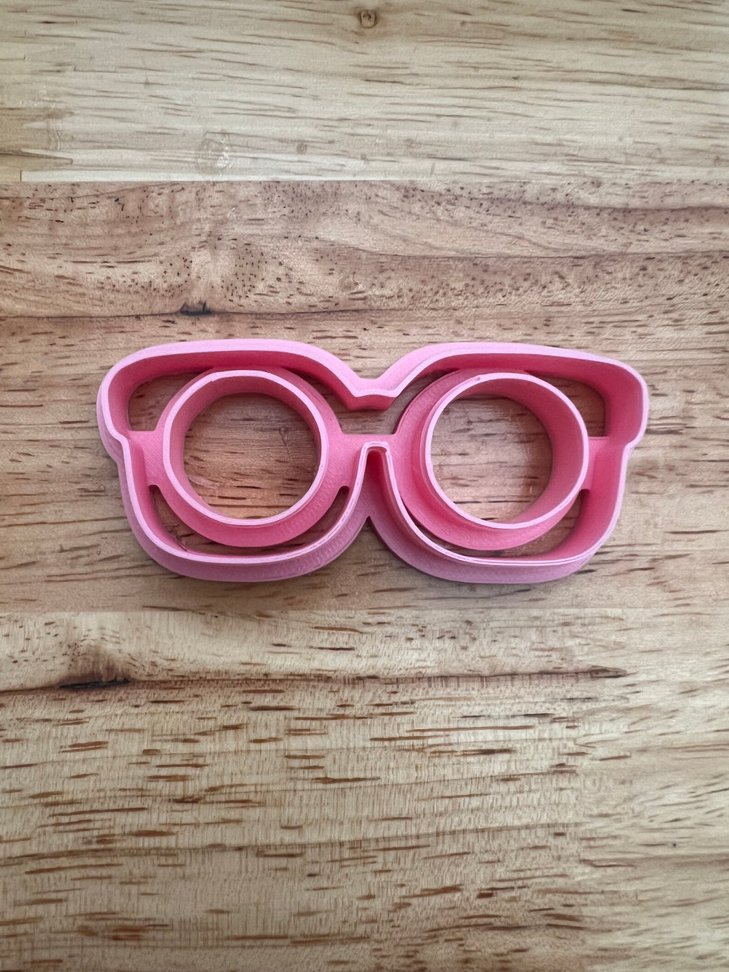 Glasses cutter